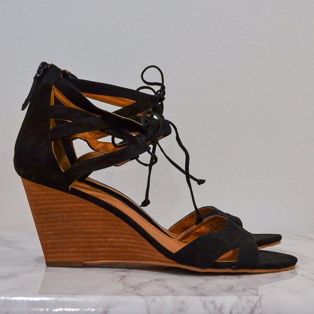 14TH AND UNION | BLACK LACE-UP WEDGE SANDLES